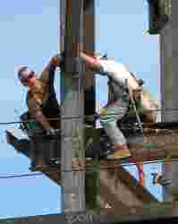 479px-Construction_Workers.jpg - 